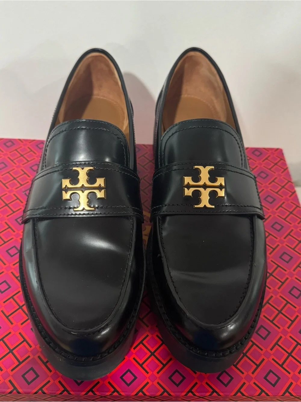 Tory Burch Mini Everly Chunky Lug Sole Leather Loafers Black Gold Logo 8.5 $398